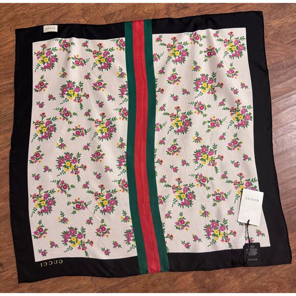NWT Auth. Gucci 100% Silk Sherry Line Web Floral Scarf W/Box - Picture 4 of 8